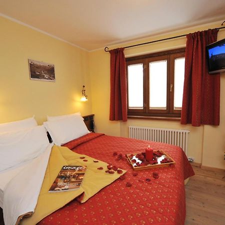 Hotel Le Petit Abri シャンポルク 部屋 写真