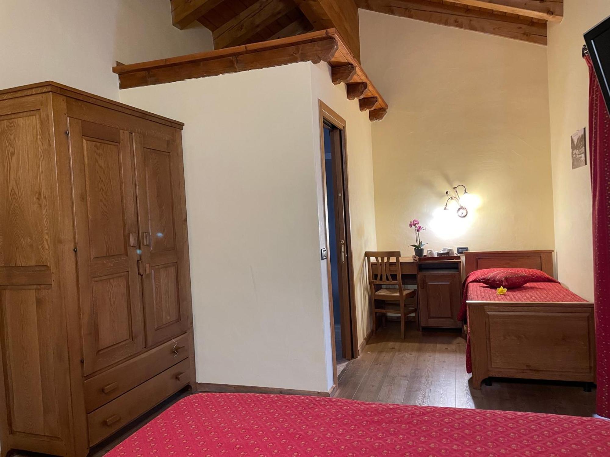 Hotel Le Petit Abri シャンポルク エクステリア 写真
