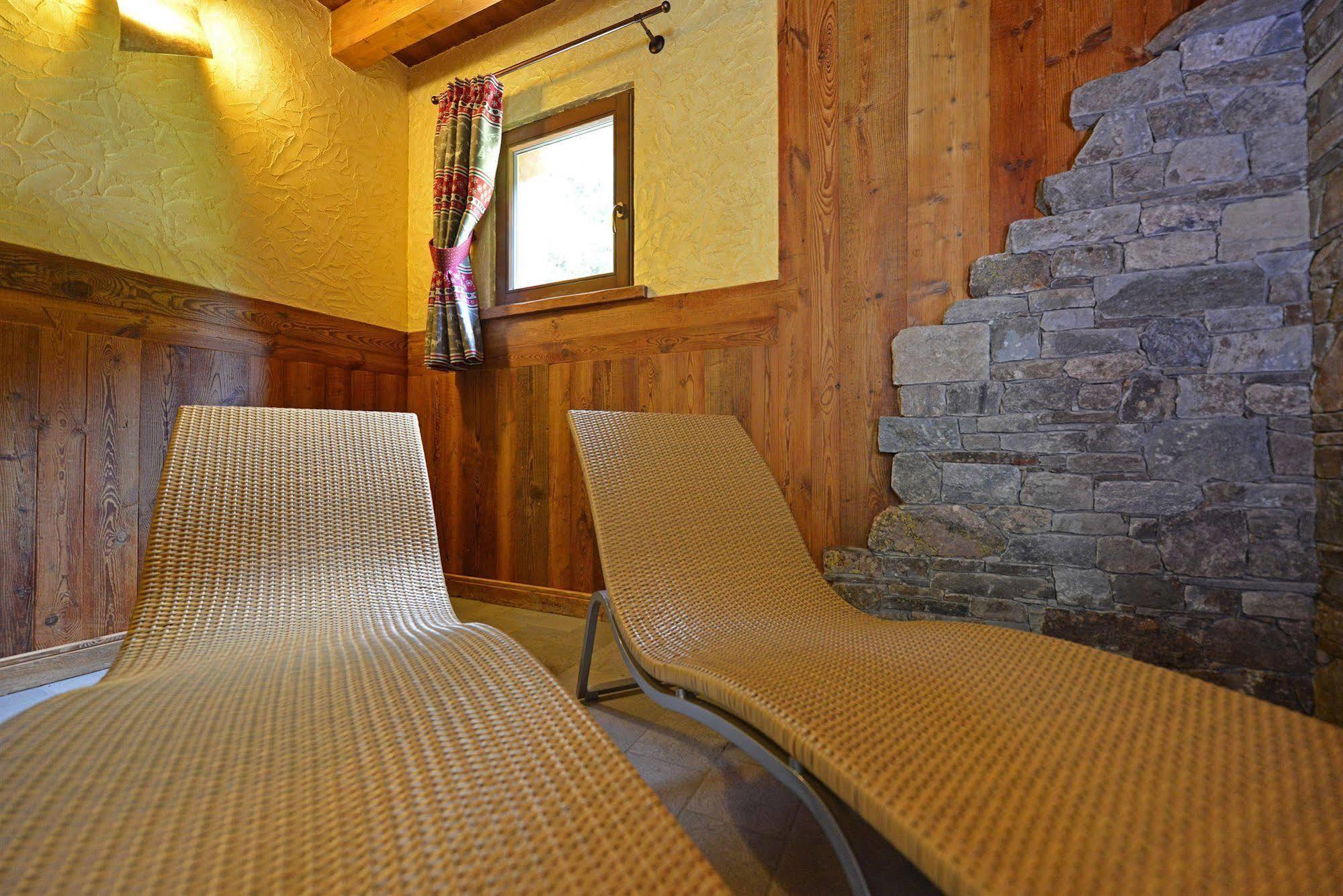 Hotel Le Petit Abri シャンポルク エクステリア 写真